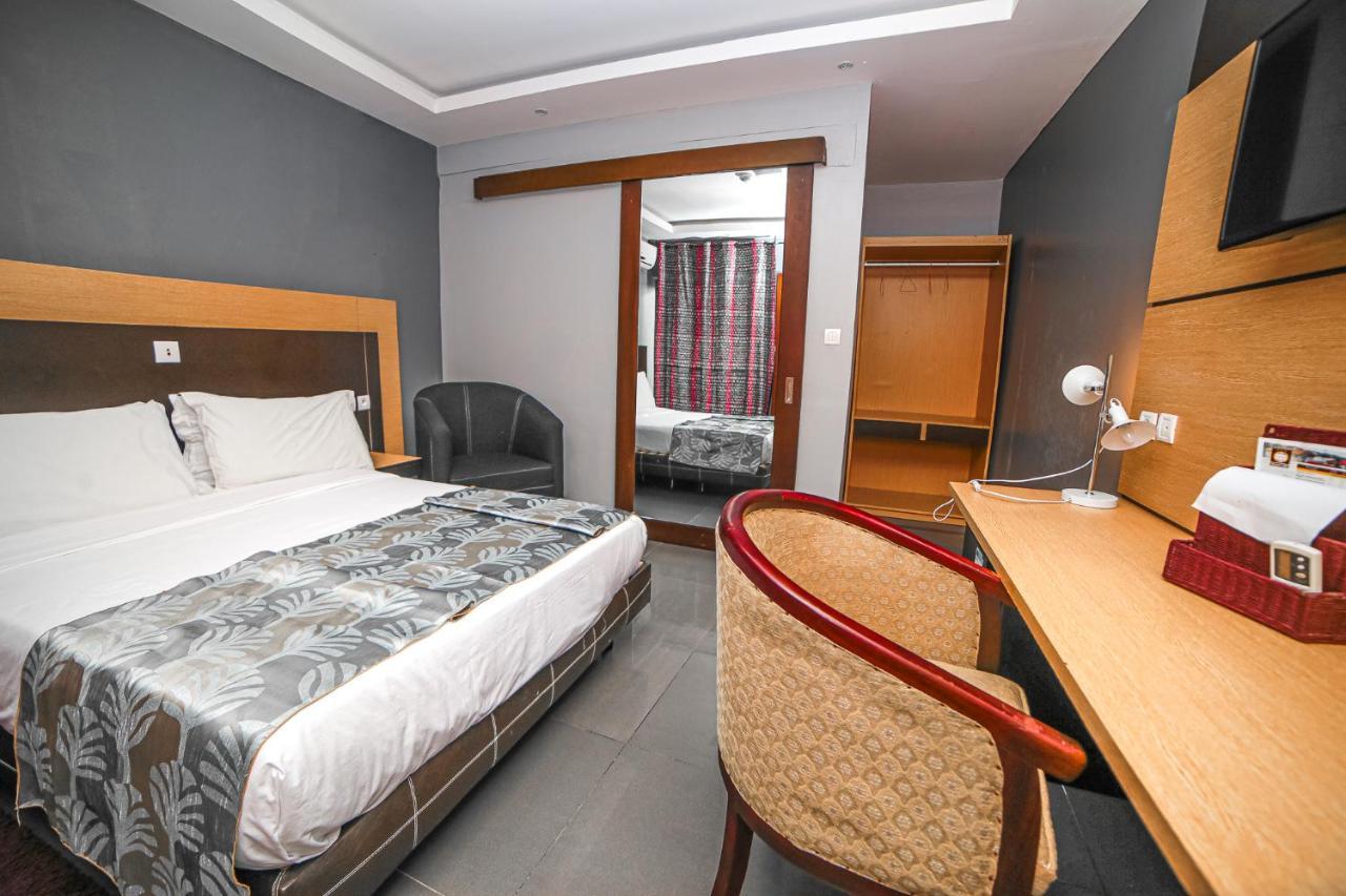 Fini Hotel Bobende Limbe Eksteriør billede