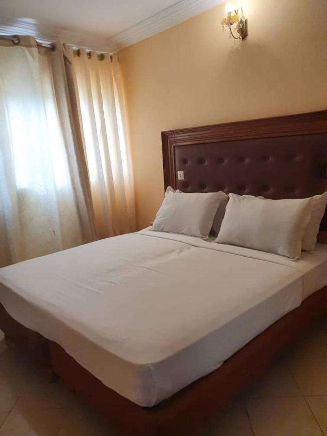 Fini Hotel Bobende Limbe Eksteriør billede