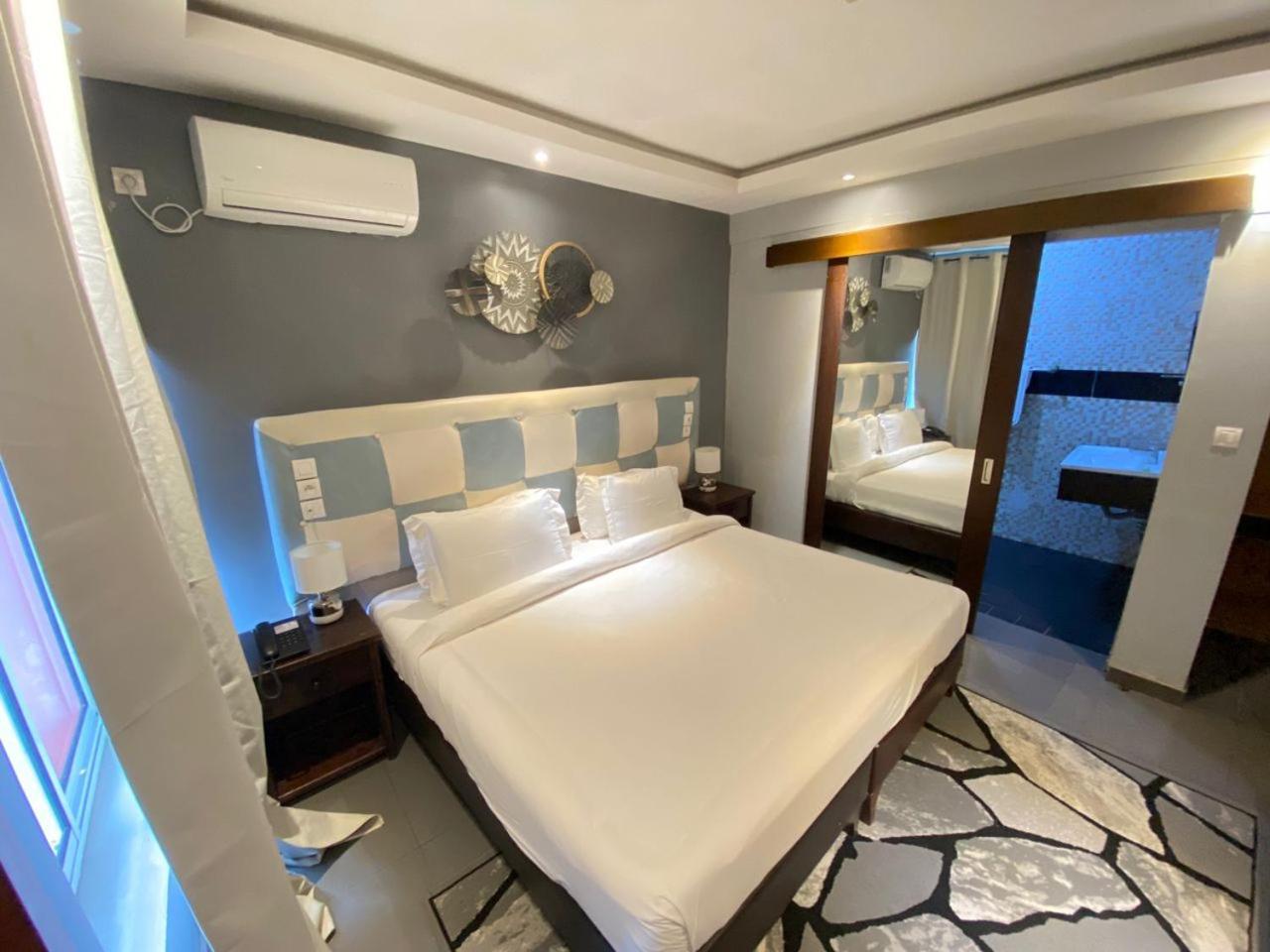 Fini Hotel Bobende Limbe Eksteriør billede