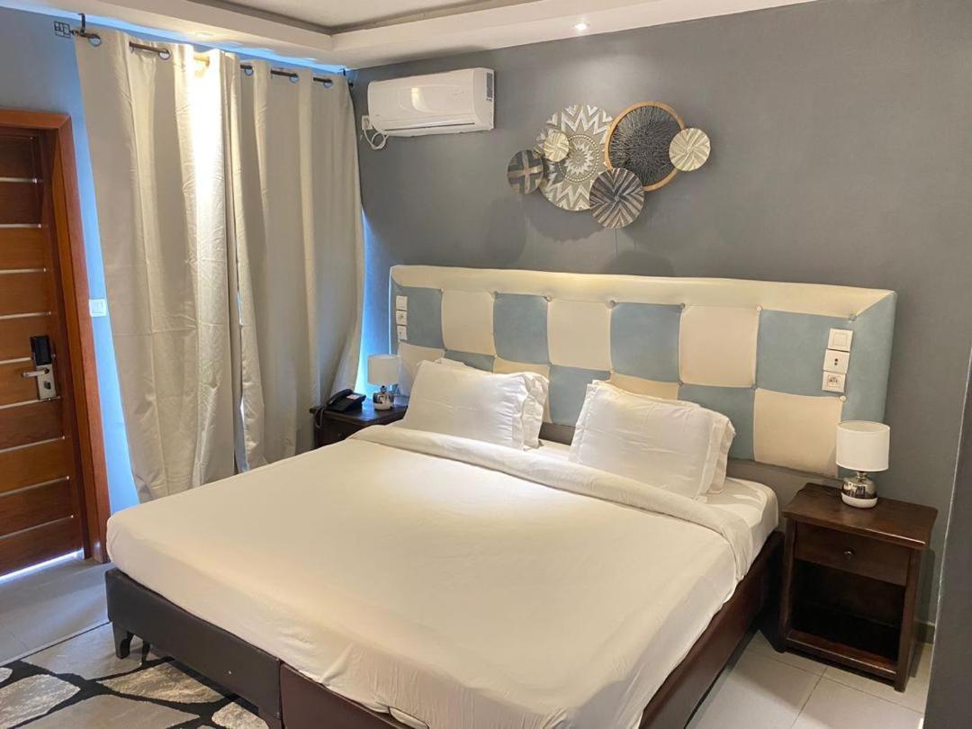 Fini Hotel Bobende Limbe Eksteriør billede