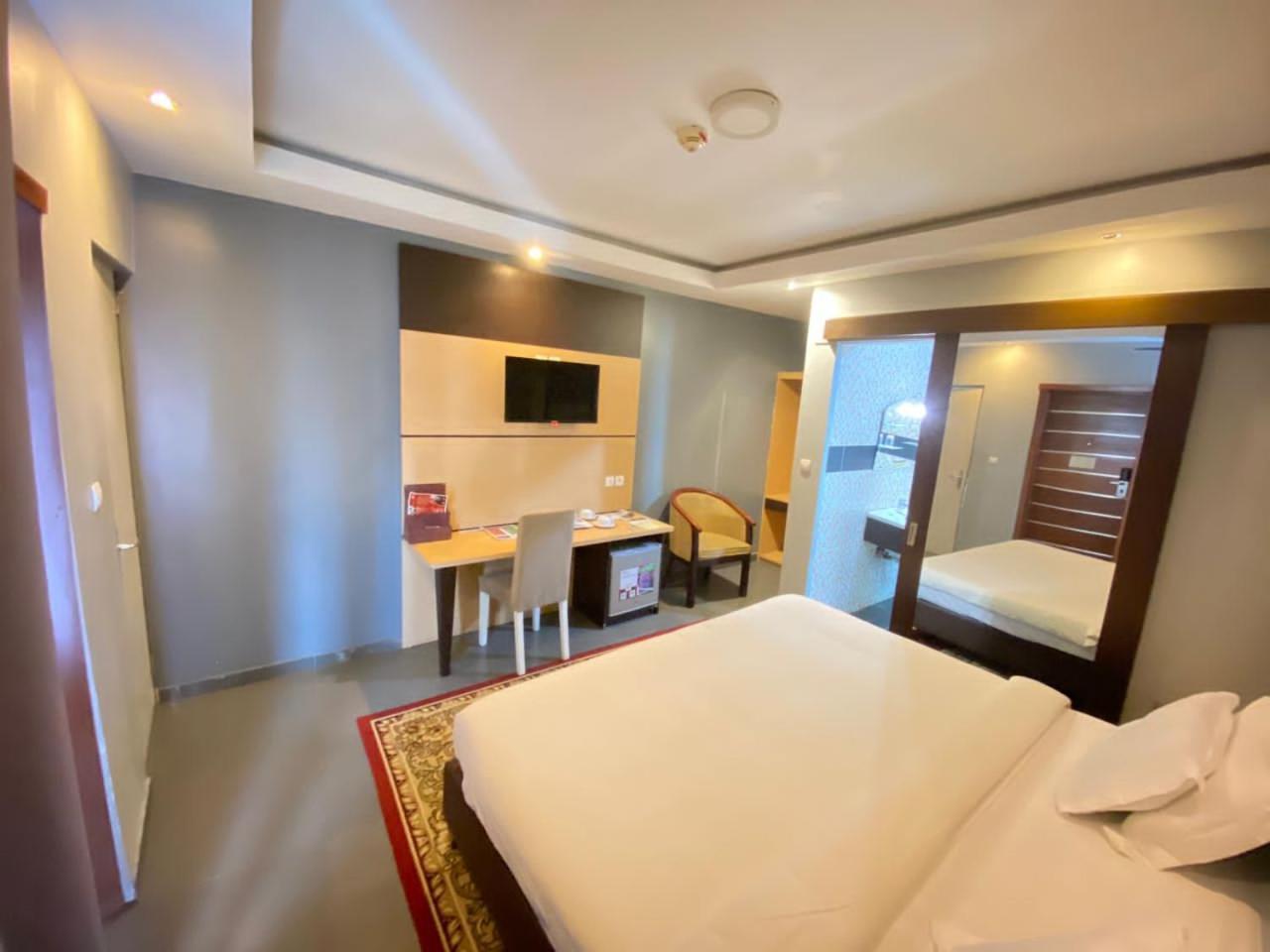 Fini Hotel Bobende Limbe Eksteriør billede
