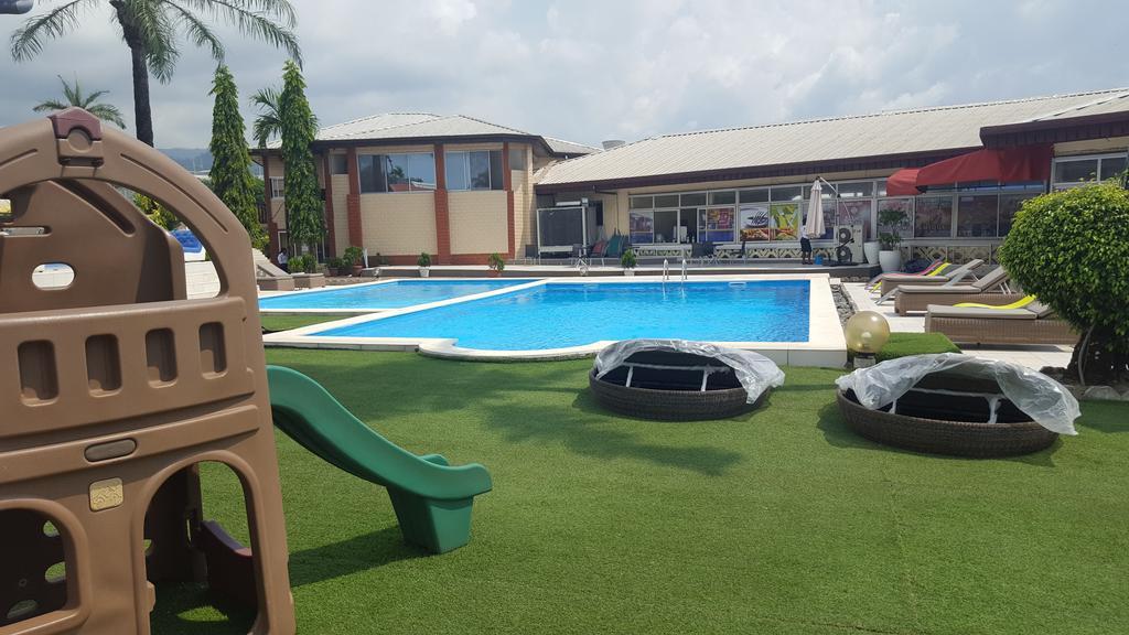 Fini Hotel Bobende Limbe Eksteriør billede