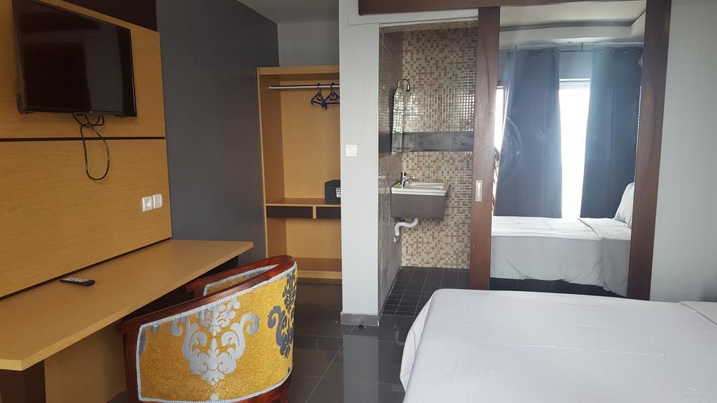 Fini Hotel Bobende Limbe Eksteriør billede