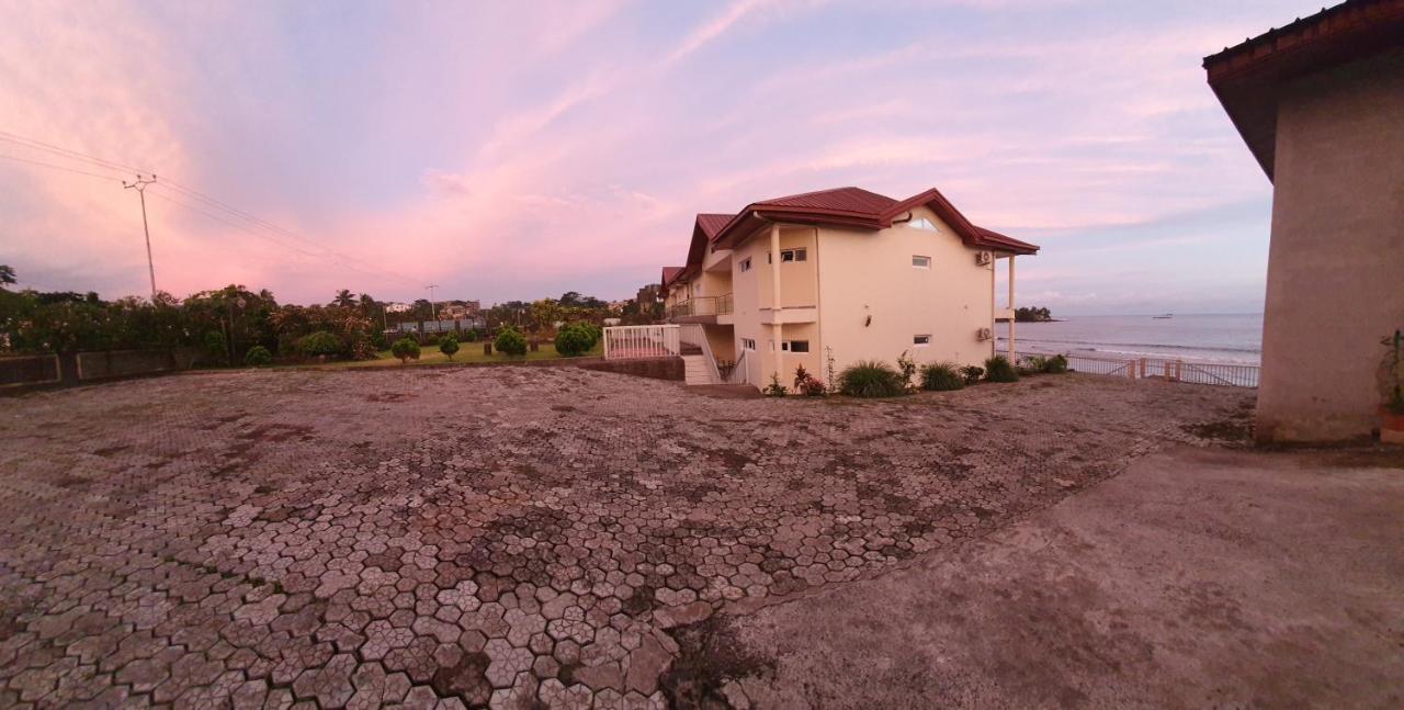 Fini Hotel Bobende Limbe Eksteriør billede