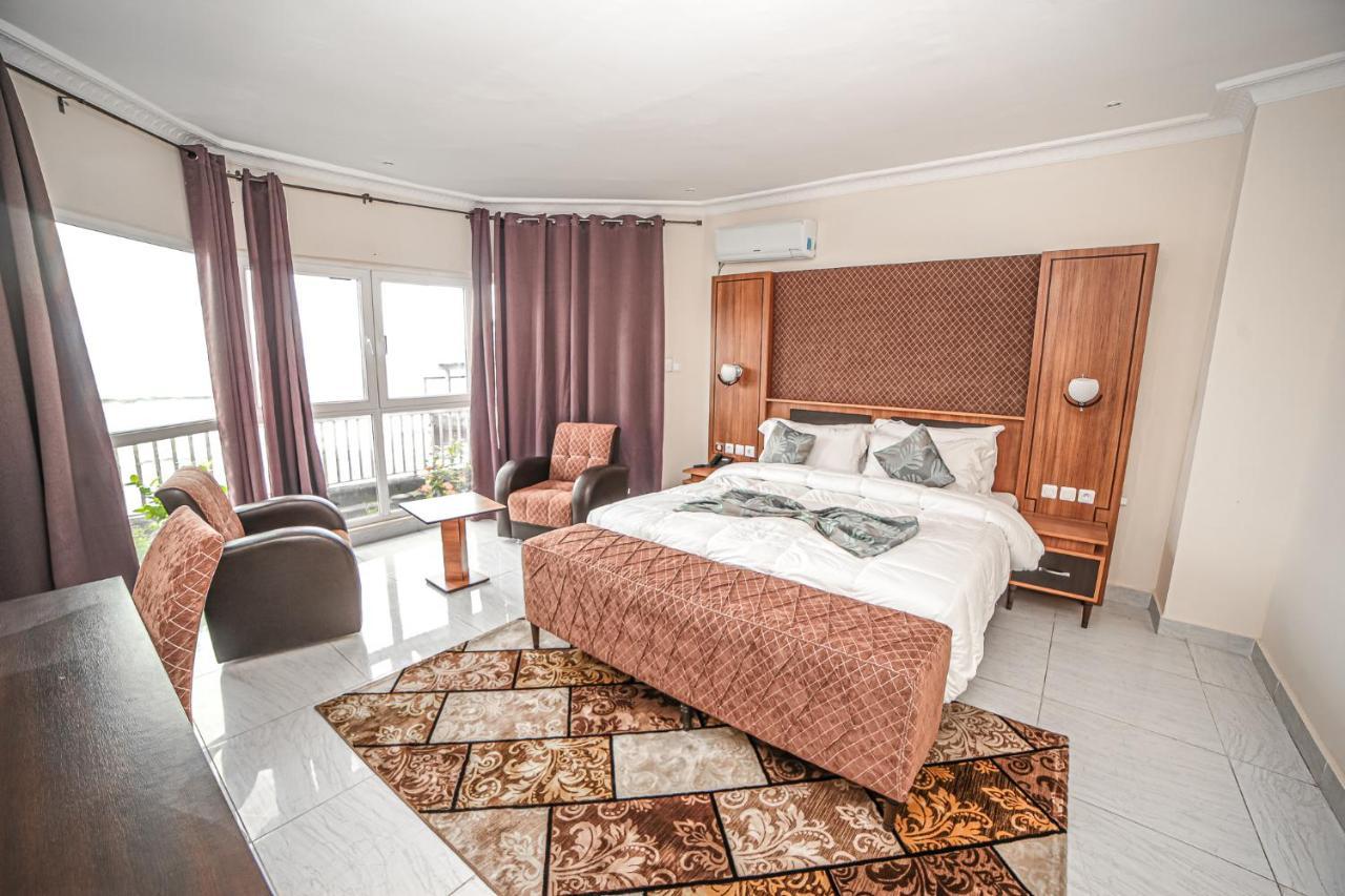 Fini Hotel Bobende Limbe Eksteriør billede